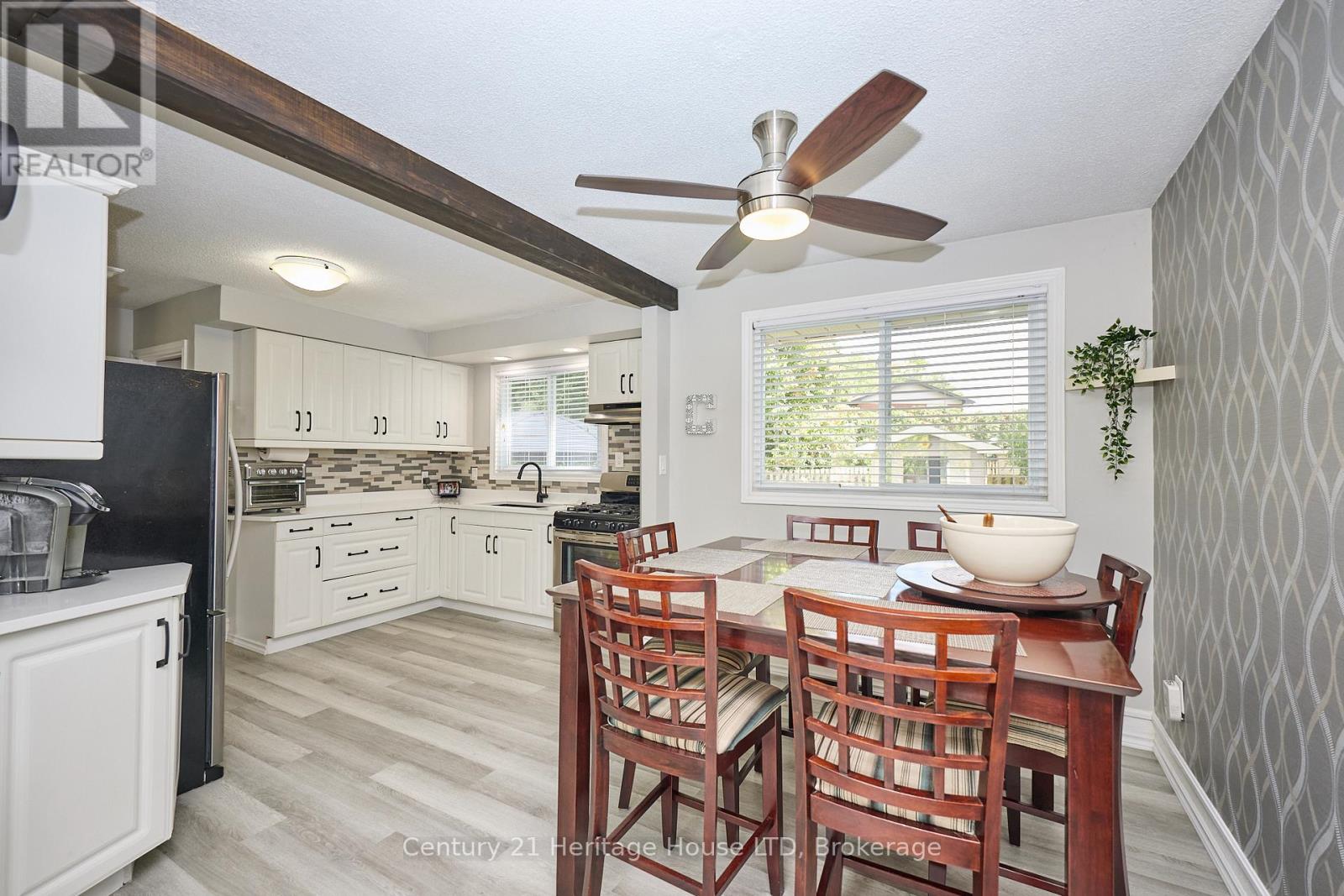 48 Loyalist Drive, Welland, Ontario  L3C 2Y1 - Photo 5 - X12365944
