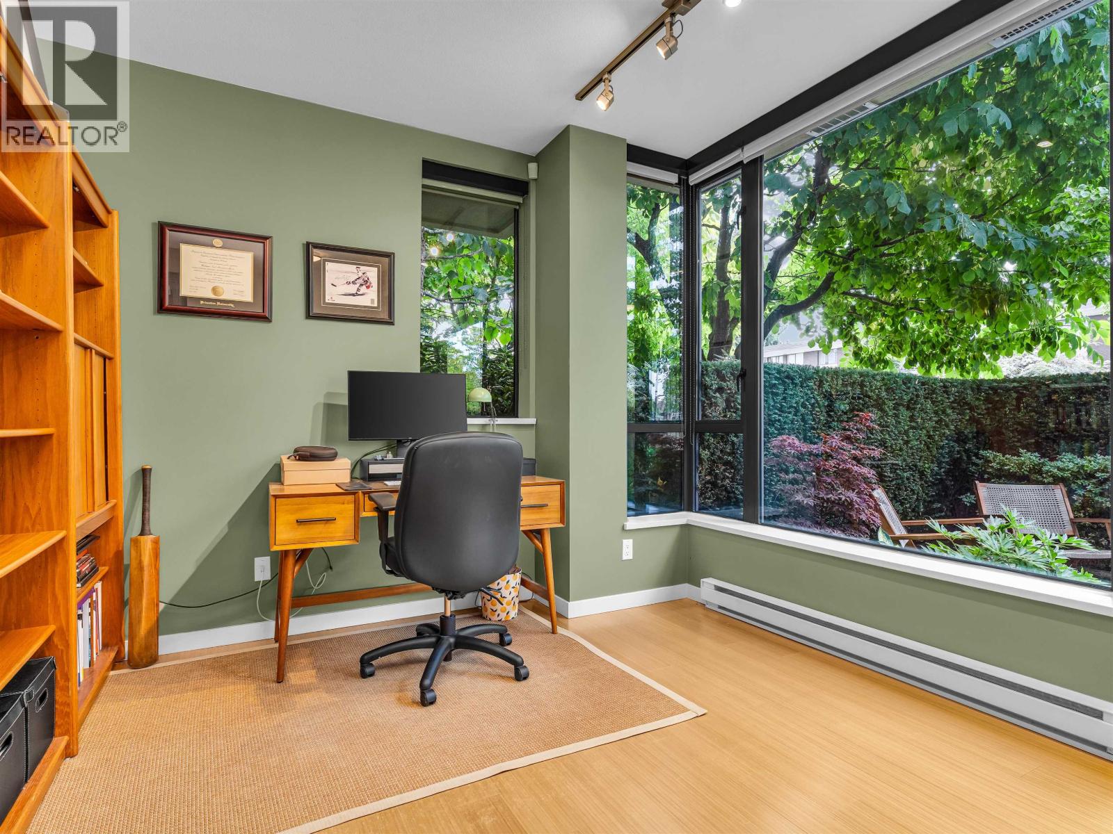 180 W 6th Street, North Vancouver, British Columbia  V7M 2M2 - Photo 17 - R3040798