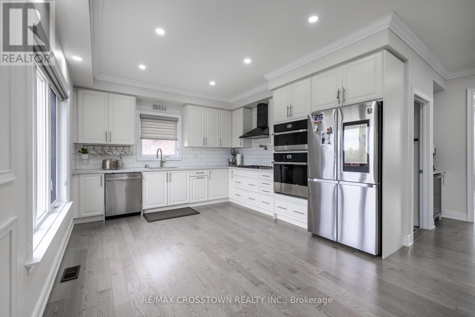 10 Stewart Crescent, Essa, Ontario  L0L 2N0 - Photo 18 - N12365361