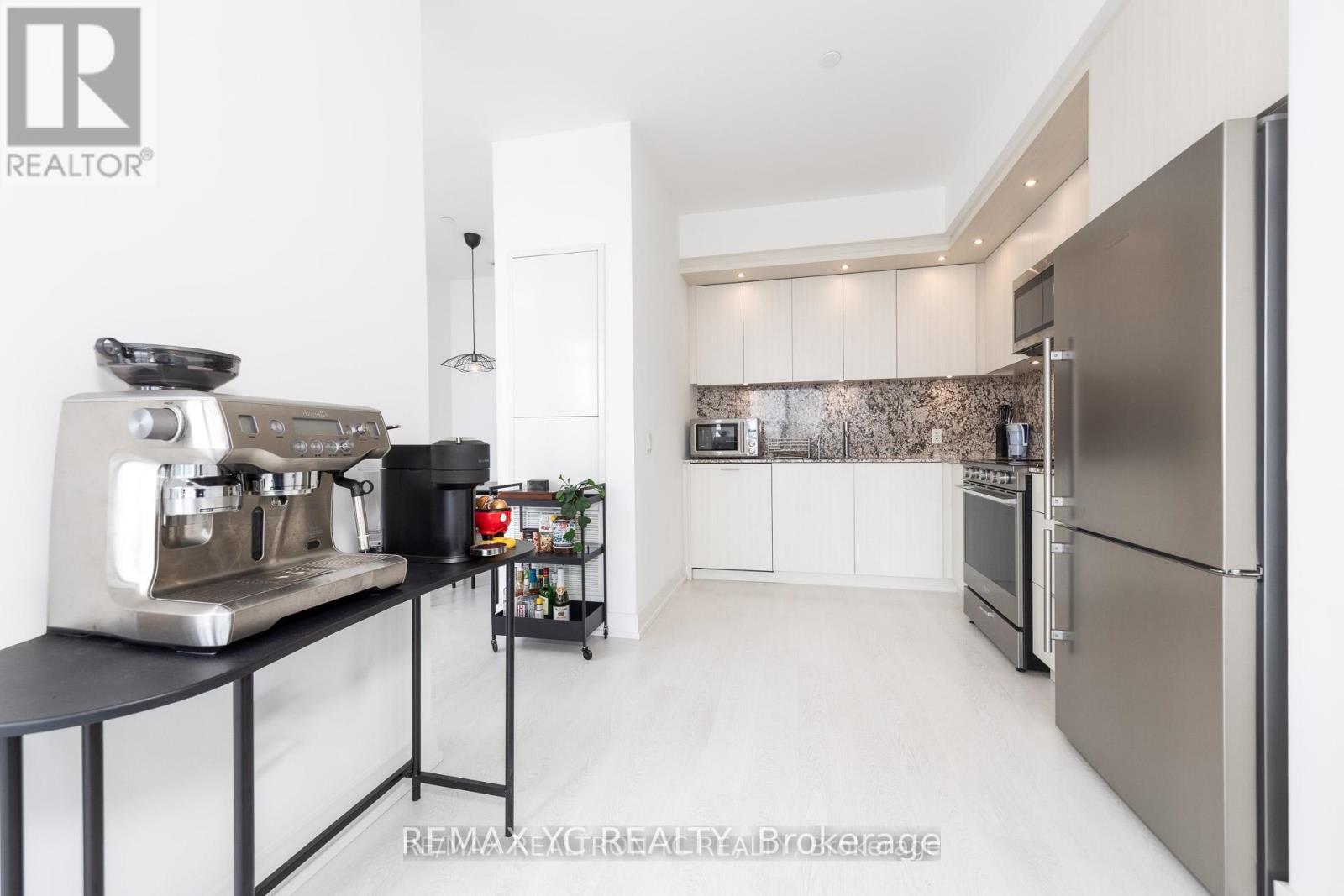 436 - 20 Inn On The Park, Toronto (Banbury-Don Mills), Ontario  M3C 0P8 - Photo 11 - C12365965