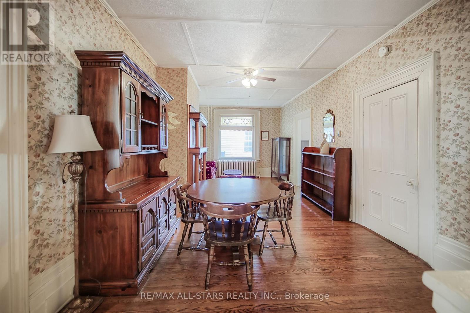 Property at 56 BROCK STREET E image 3