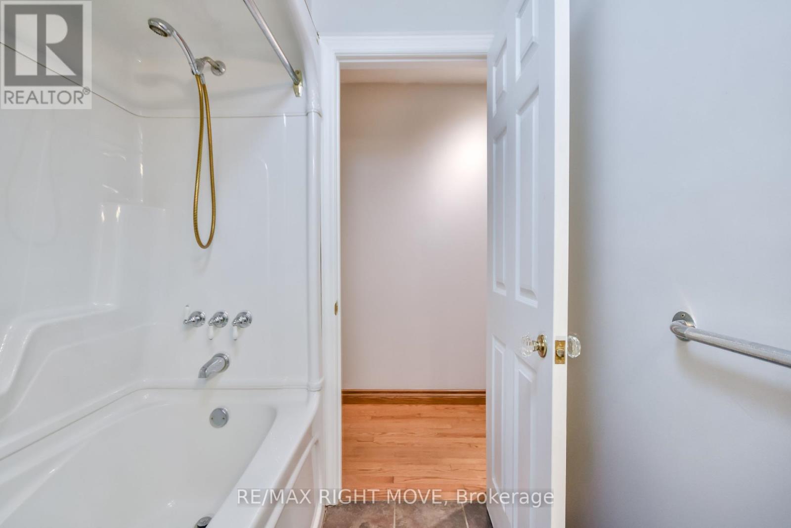 1781 Mt. St. Louis Road E, Oro-Medonte, Ontario  L0K 1E0 - Photo 15 - S12365952