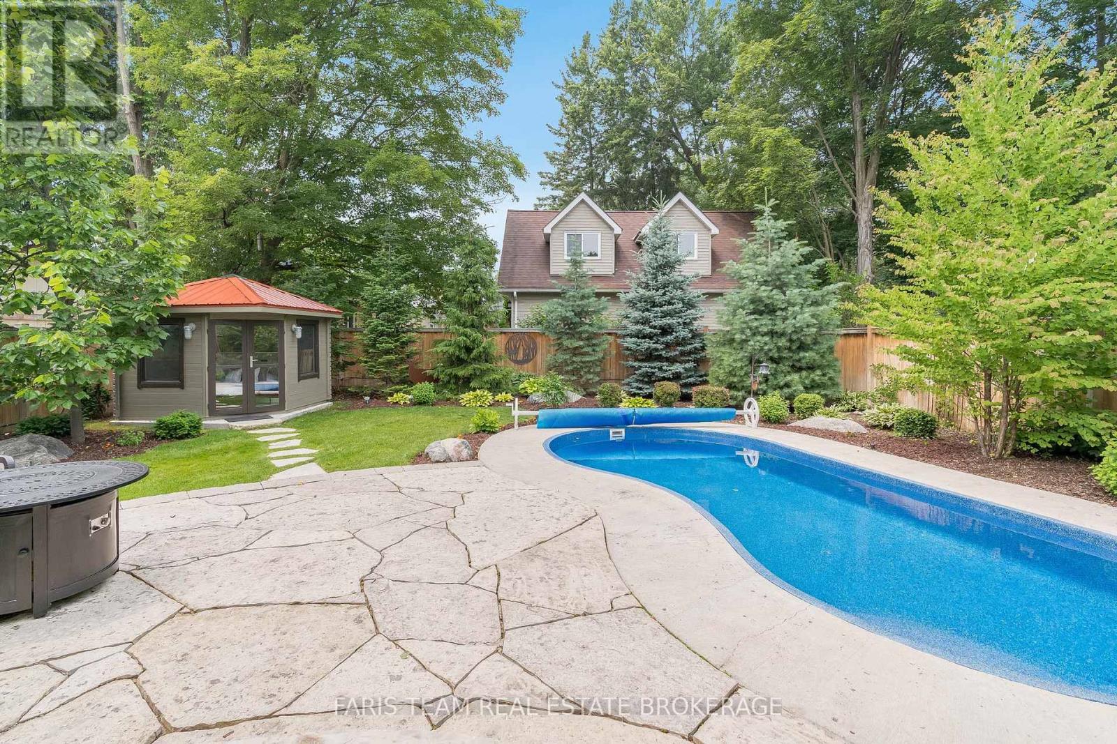 92 Nelson Street, Barrie, Ontario  L4M 4K5 - Photo 36 - S12365963