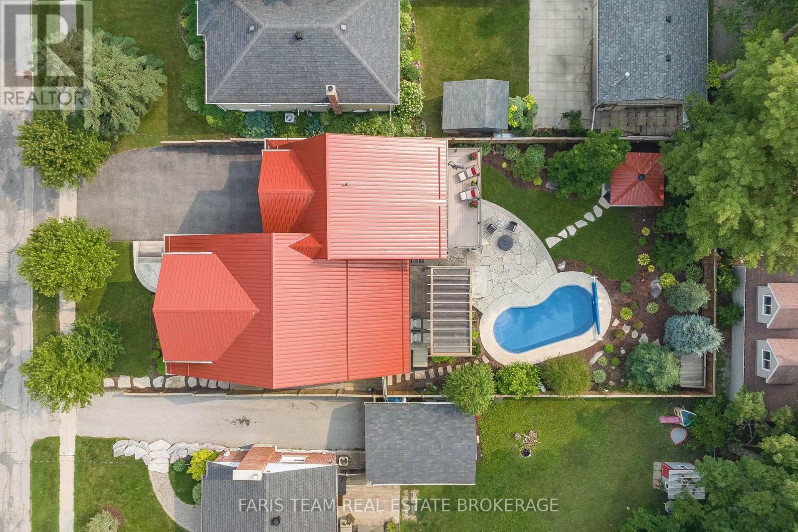 92 Nelson Street, Barrie, Ontario  L4M 4K5 - Photo 39 - S12365963