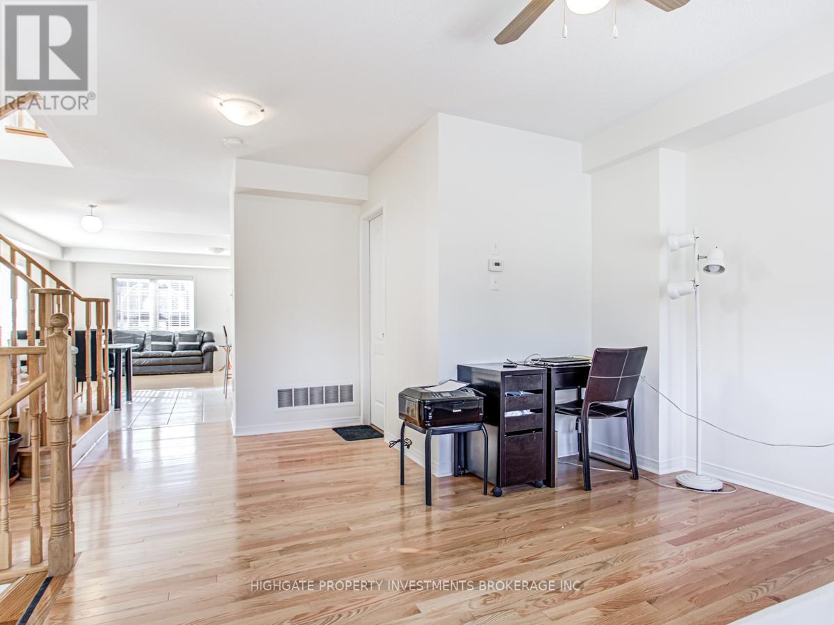 Upper Room #2 - 130 Hucknall Road, Toronto, Ontario  M3J 1V8 - Photo 3 - W12365950