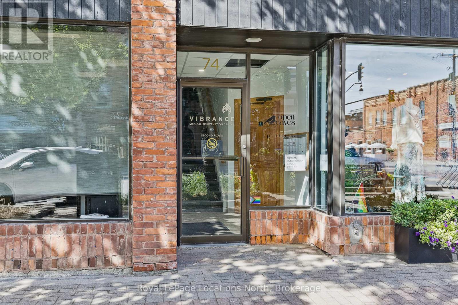 202 - 74 Hurontario Street, Collingwood, Ontario  L9Y 1E3 - Photo 2 - S12366009
