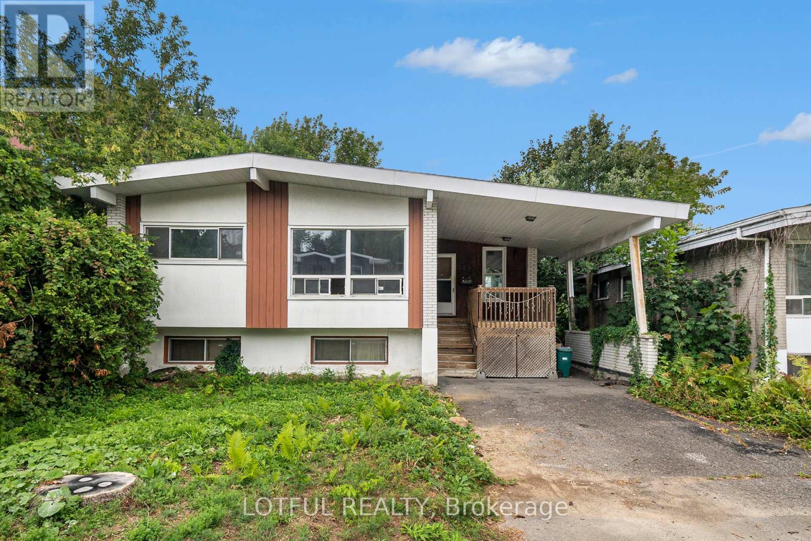 328 Perrier Avenue, Ottawa, Ontario  K1L 5C7 - Photo 3 - X12365986