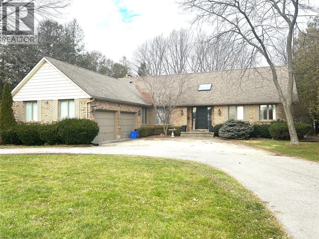 3538 QUEEN STREET, Plympton-Wyoming, Ontario