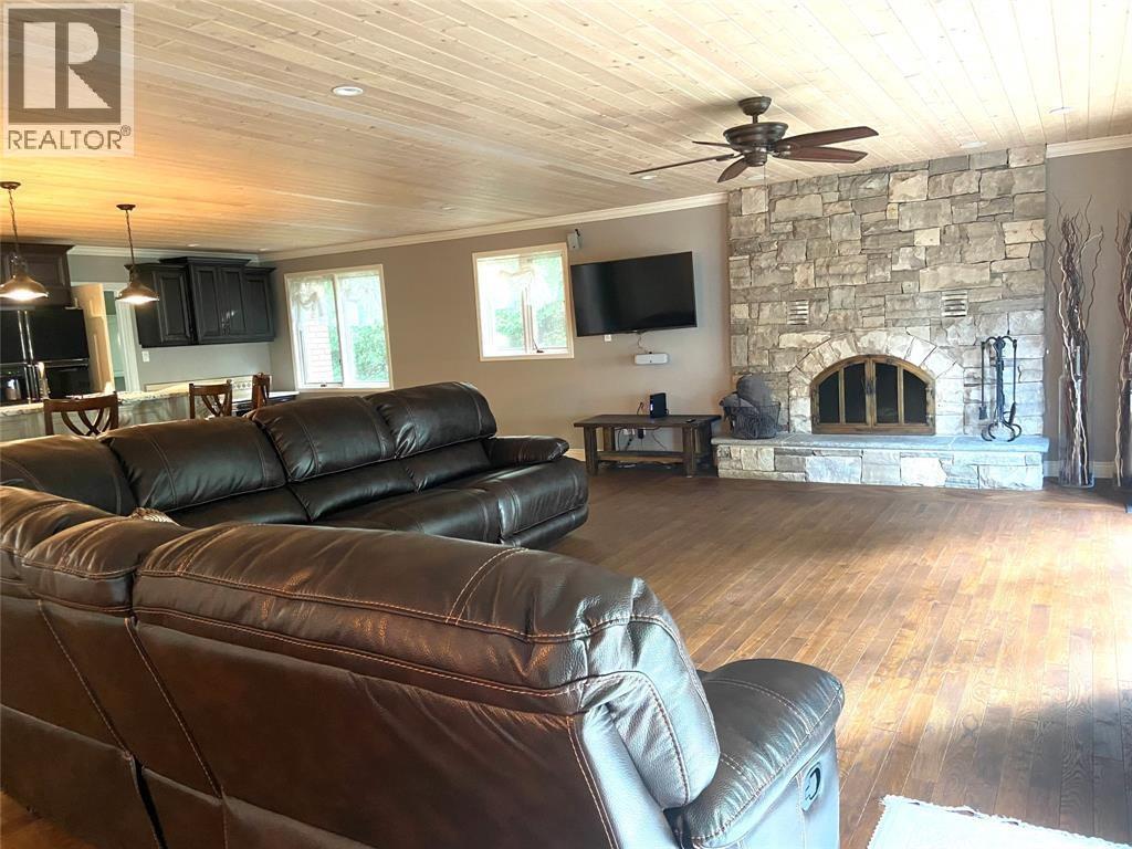3538 Queen Street, Plympton-Wyoming, Ontario  N0N 1E0 - Photo 10 - 25021672
