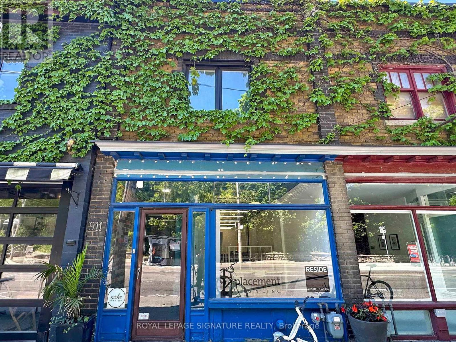 911 Davenport Road, Toronto, Ontario M6G 2B7 - Photo 2 - C12365990