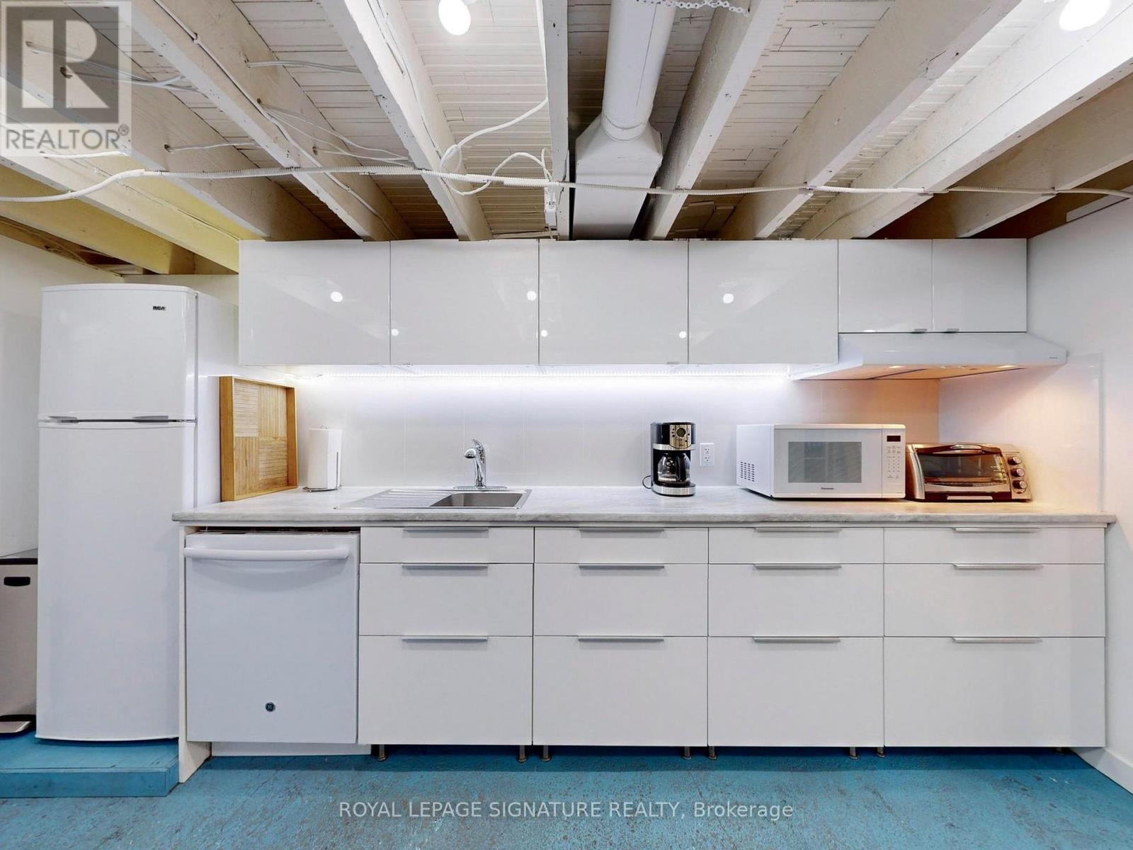 911 Davenport Road, Toronto, Ontario M6G 2B7 - Photo 30 - C12365990