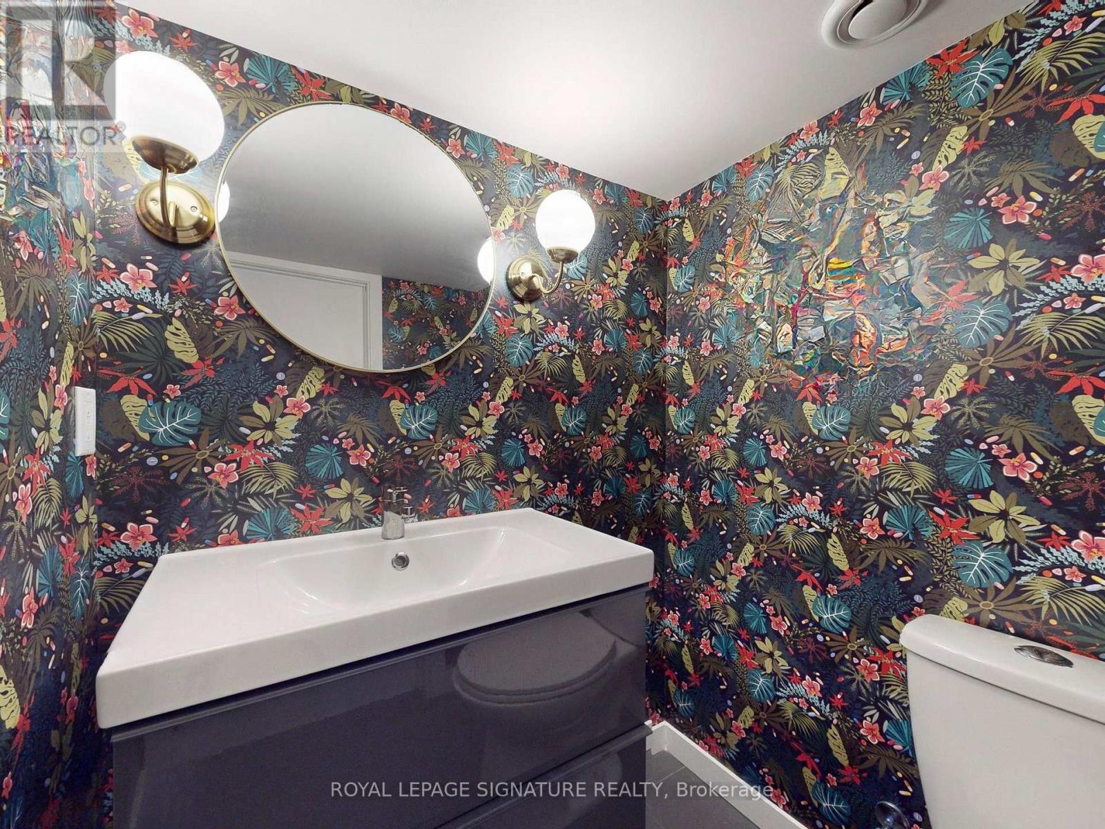 911 Davenport Road, Toronto, Ontario M6G 2B7 - Photo 38 - C12365990