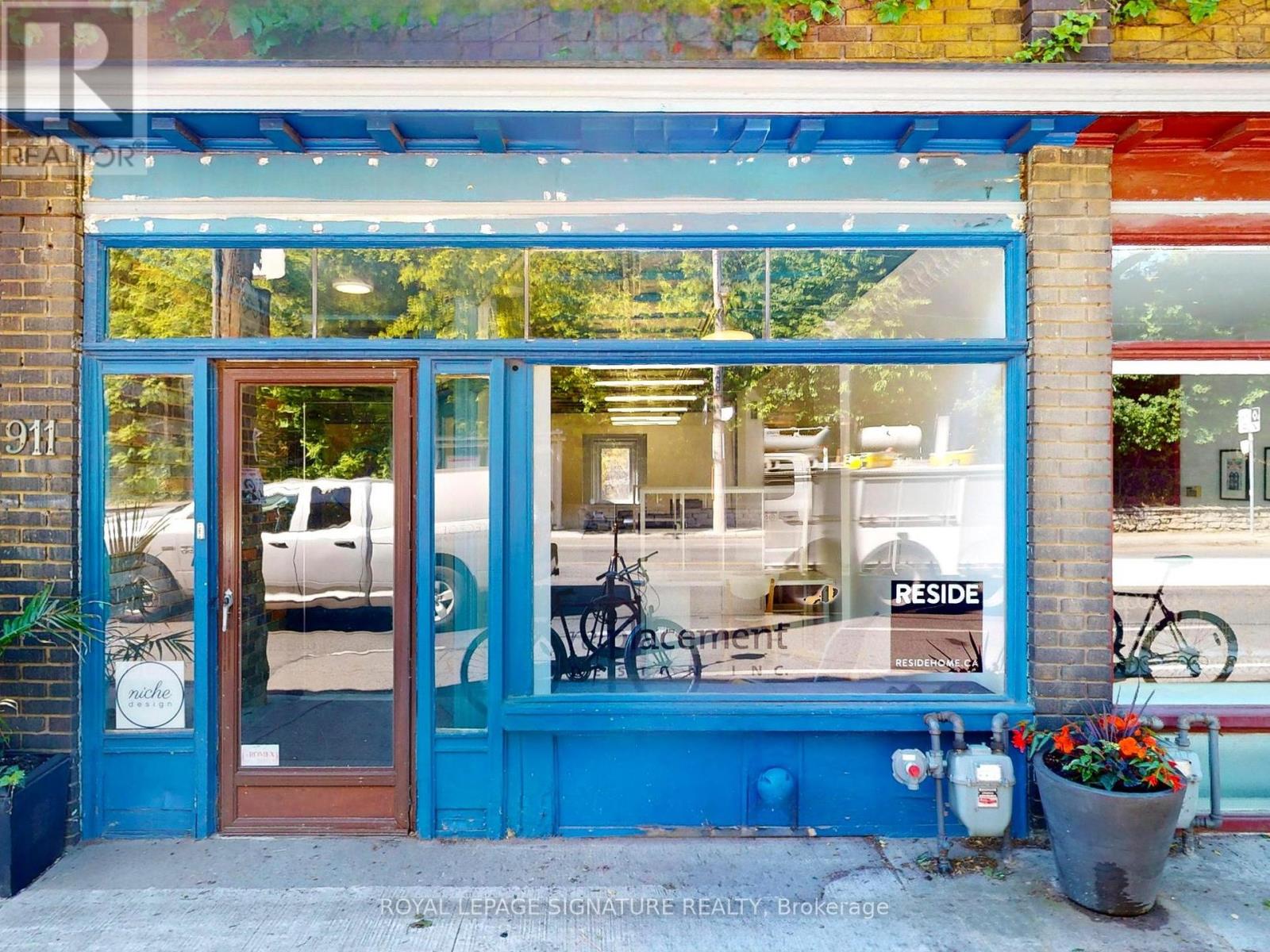 911 Davenport Road, Toronto, Ontario M6G 2B7 - Photo 5 - C12365990