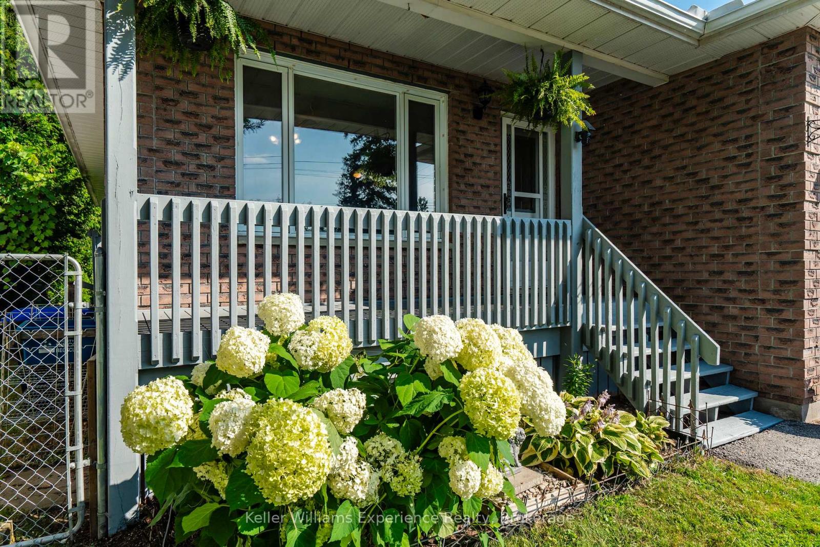 308 Assiniboia Street, Tay, Ontario  L0K 1R0 - Photo 2 - S12366056