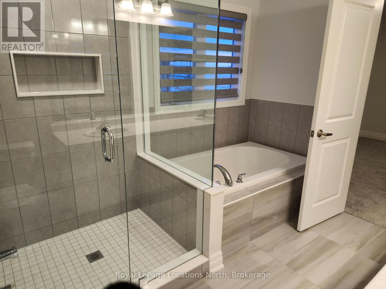 37 Federica Crescent, Wasaga Beach, Ontario  L9Z 0N5 - Photo 24 - S12366121