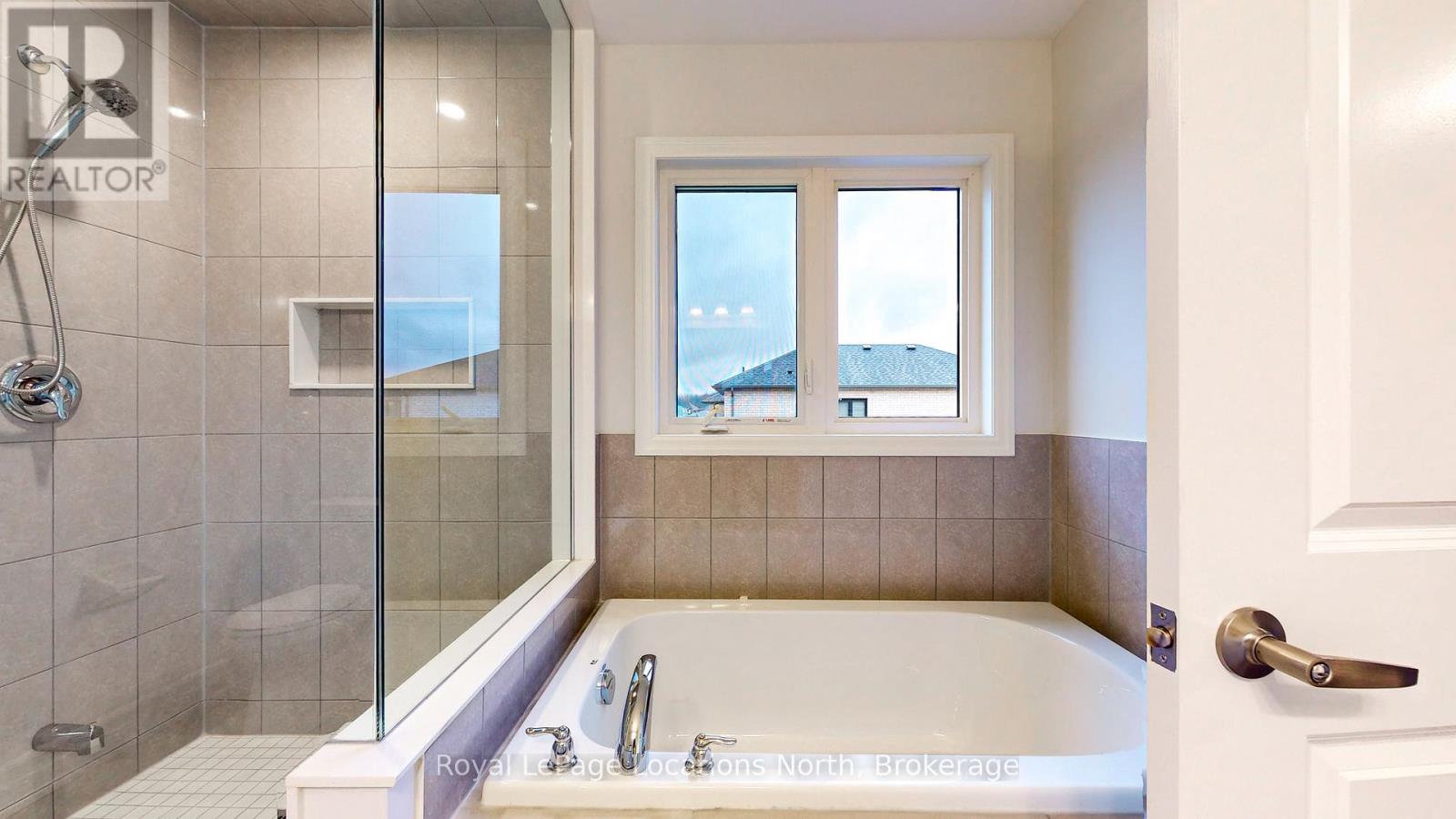 37 Federica Crescent, Wasaga Beach, Ontario  L9Z 0N5 - Photo 26 - S12366121