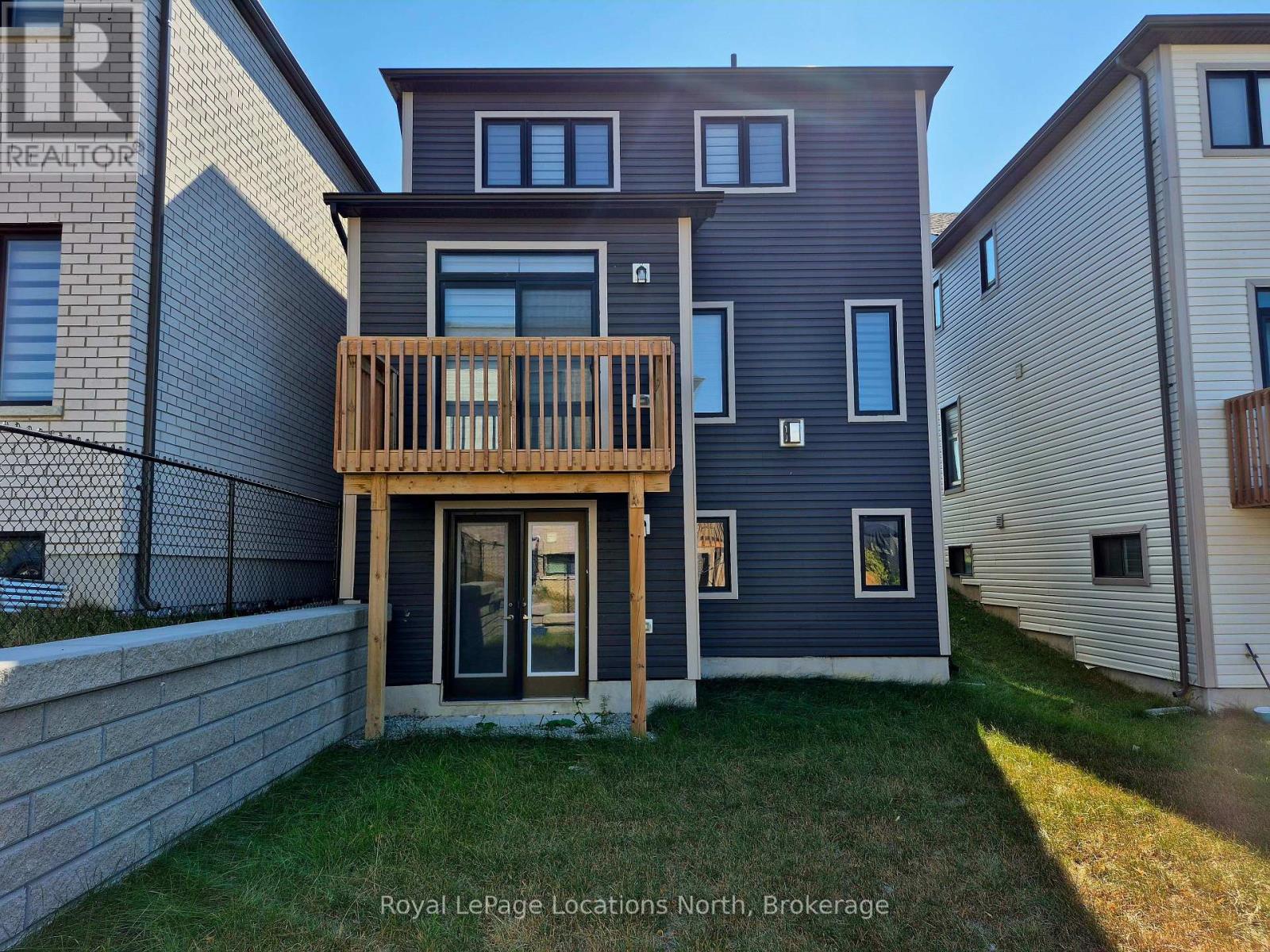 37 Federica Crescent, Wasaga Beach, Ontario  L9Z 0N5 - Photo 3 - S12366121