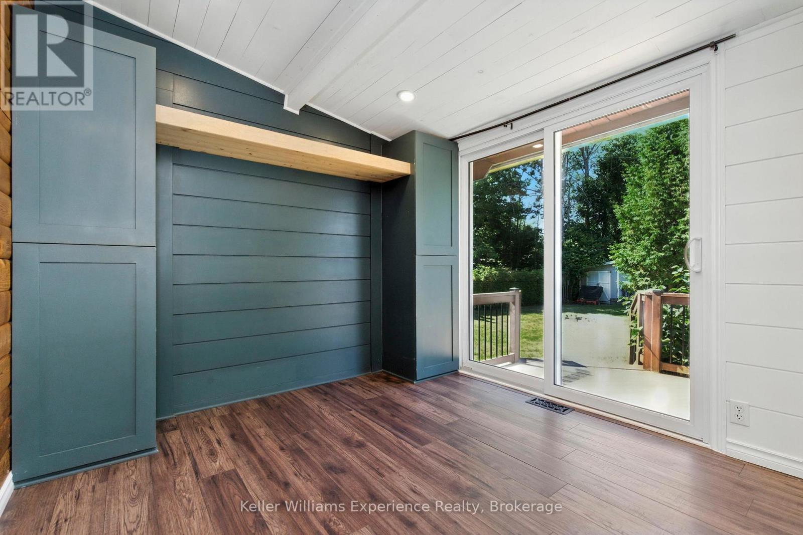 144 Bay Street, Tay, Ontario  L0K 2A0 - Photo 13 - S12366137