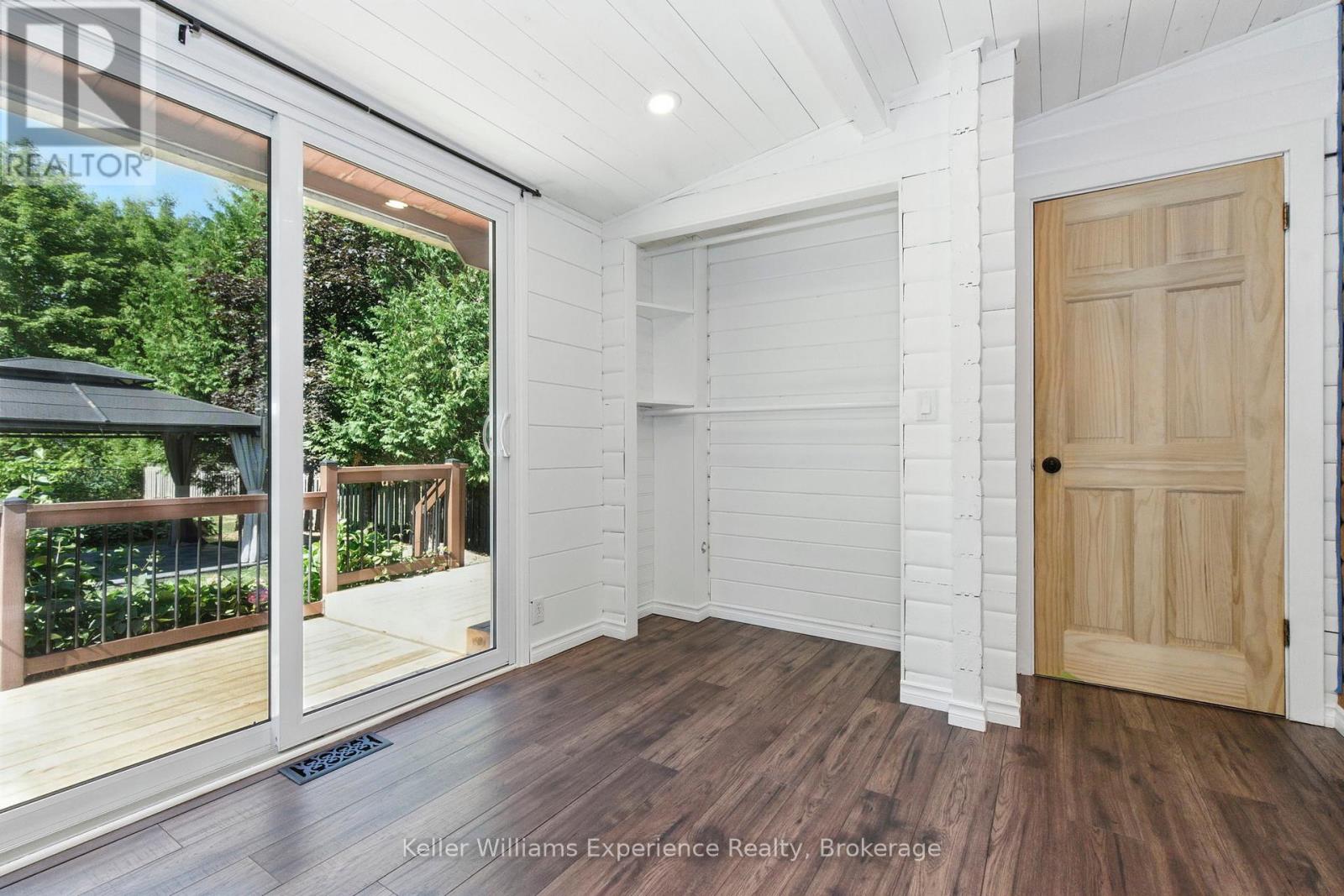 144 Bay Street, Tay, Ontario  L0K 2A0 - Photo 14 - S12366137