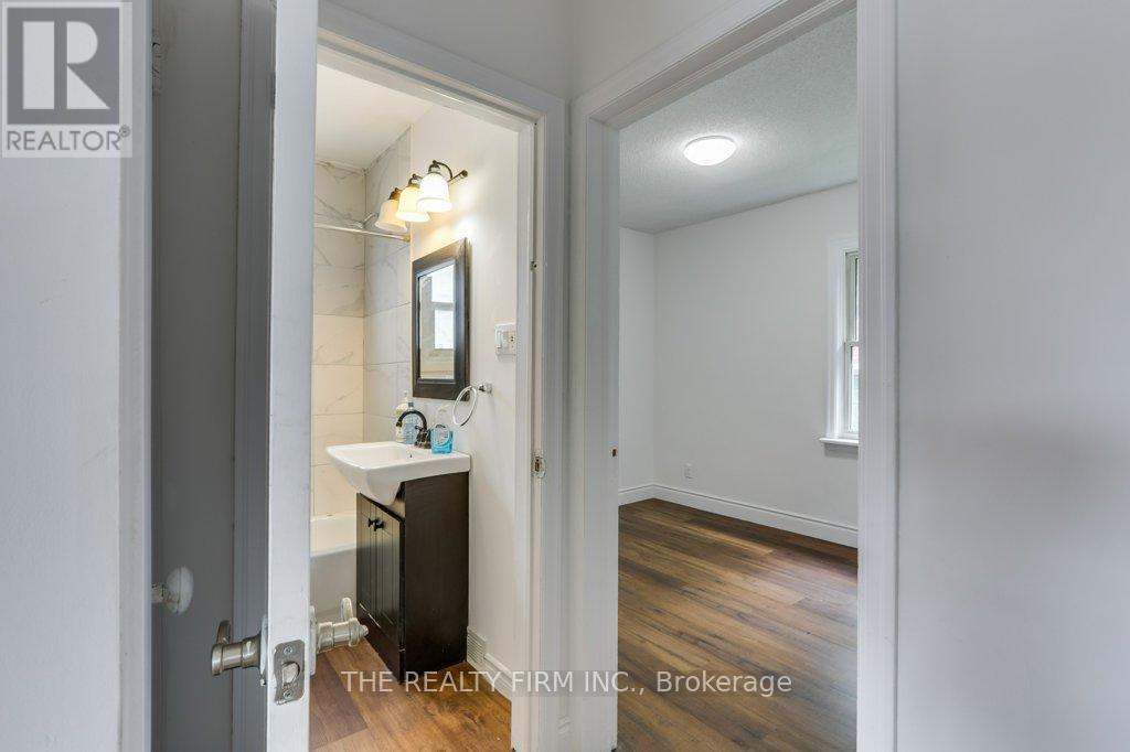 520 Highbury Avenue N, London East, Ontario  N5W 4K7 - Photo 11 - X12366124