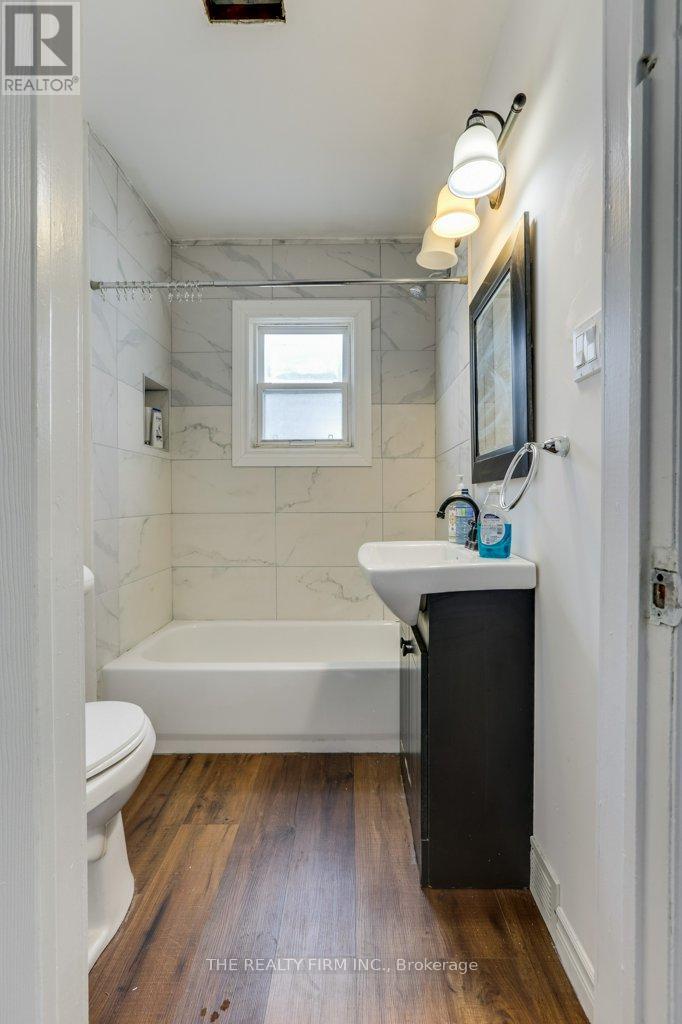 520 Highbury Avenue N, London East, Ontario  N5W 4K7 - Photo 12 - X12366124