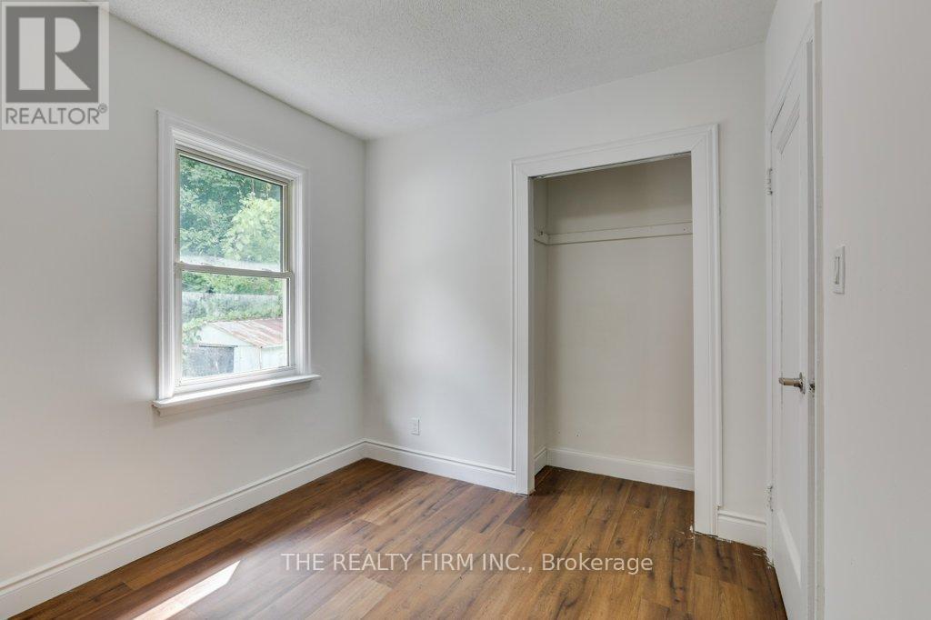 520 Highbury Avenue N, London East, Ontario  N5W 4K7 - Photo 15 - X12366124