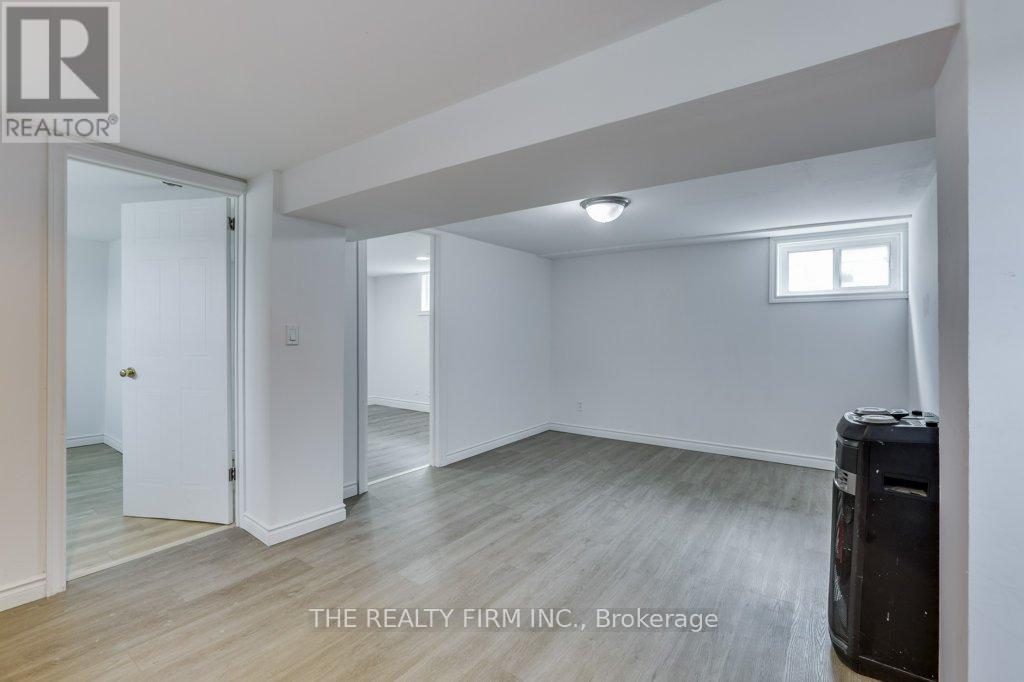 520 Highbury Avenue N, London East, Ontario  N5W 4K7 - Photo 20 - X12366124