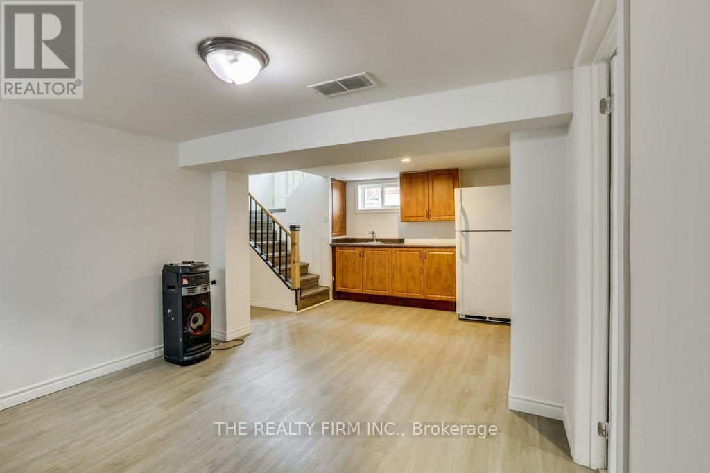 520 Highbury Avenue N, London East, Ontario  N5W 4K7 - Photo 23 - X12366124