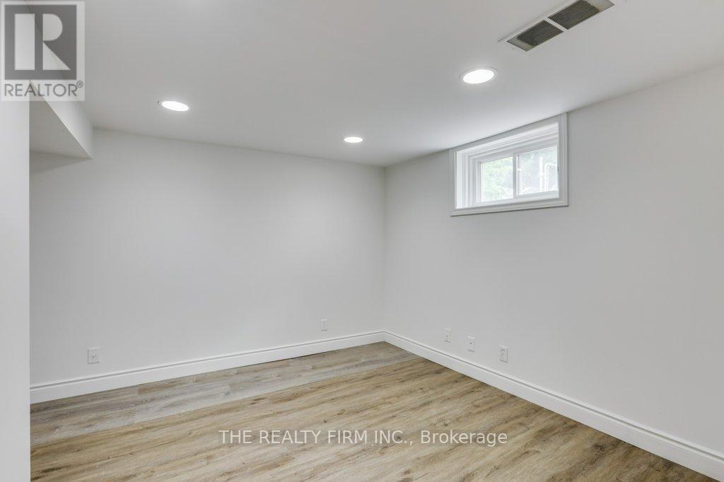 520 Highbury Avenue N, London East, Ontario  N5W 4K7 - Photo 28 - X12366124