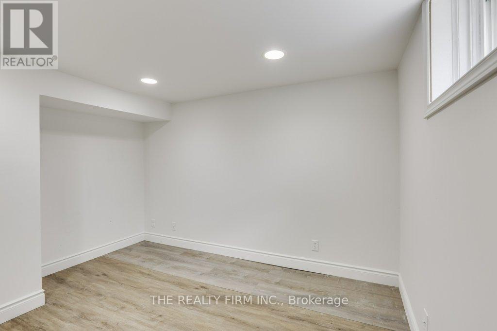 520 Highbury Avenue N, London East, Ontario  N5W 4K7 - Photo 29 - X12366124