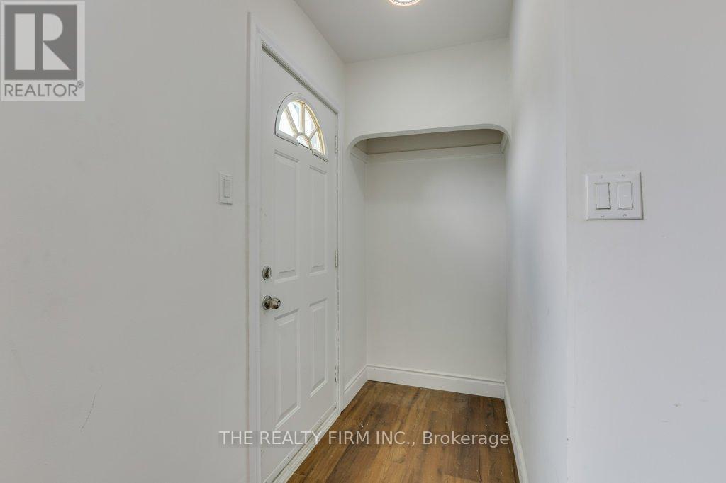 520 Highbury Avenue N, London East, Ontario  N5W 4K7 - Photo 3 - X12366124