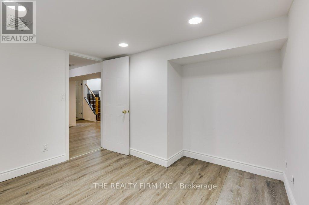 520 Highbury Avenue N, London East, Ontario  N5W 4K7 - Photo 30 - X12366124