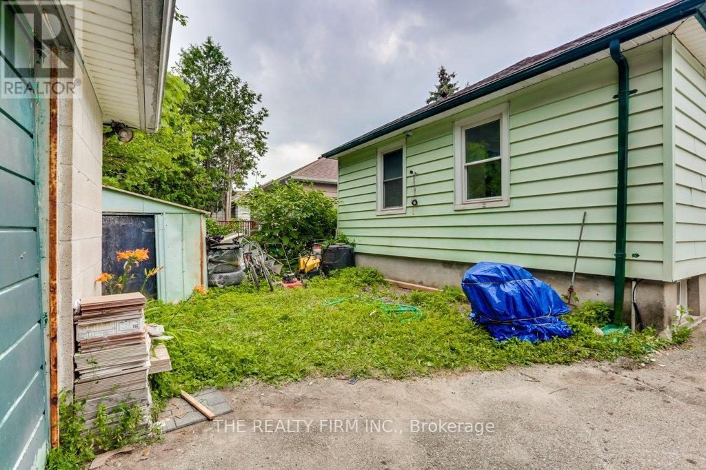 520 Highbury Avenue N, London East, Ontario  N5W 4K7 - Photo 35 - X12366124