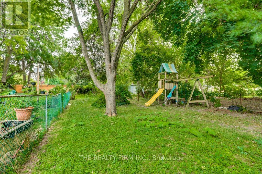 520 Highbury Avenue N, London East, Ontario  N5W 4K7 - Photo 37 - X12366124