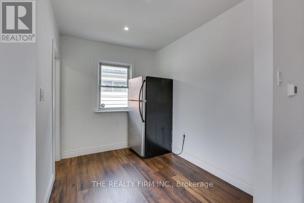 520 Highbury Avenue N, London East, Ontario  N5W 4K7 - Photo 8 - X12366124