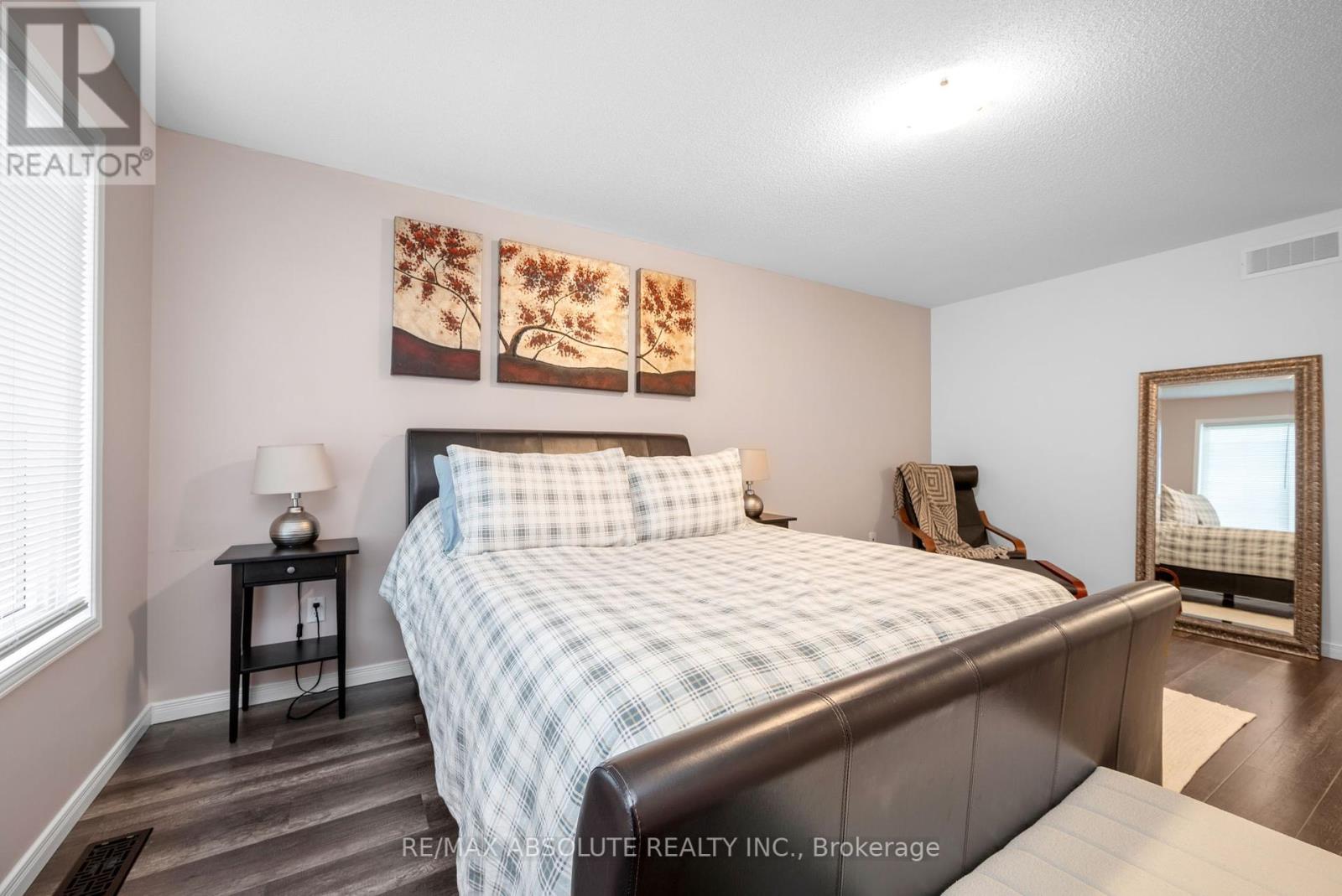 302 Haliburton Heights, Ottawa, Ontario  K2S 1S3 - Photo 35 - X12366128