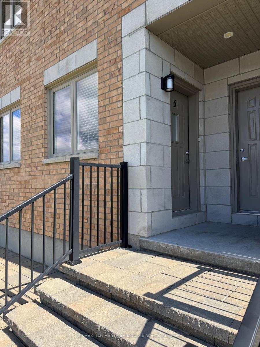 6 - 39 Senators Gate Drive, Perth, Ontario  K7H 0B5 - Photo 3 - X12366133