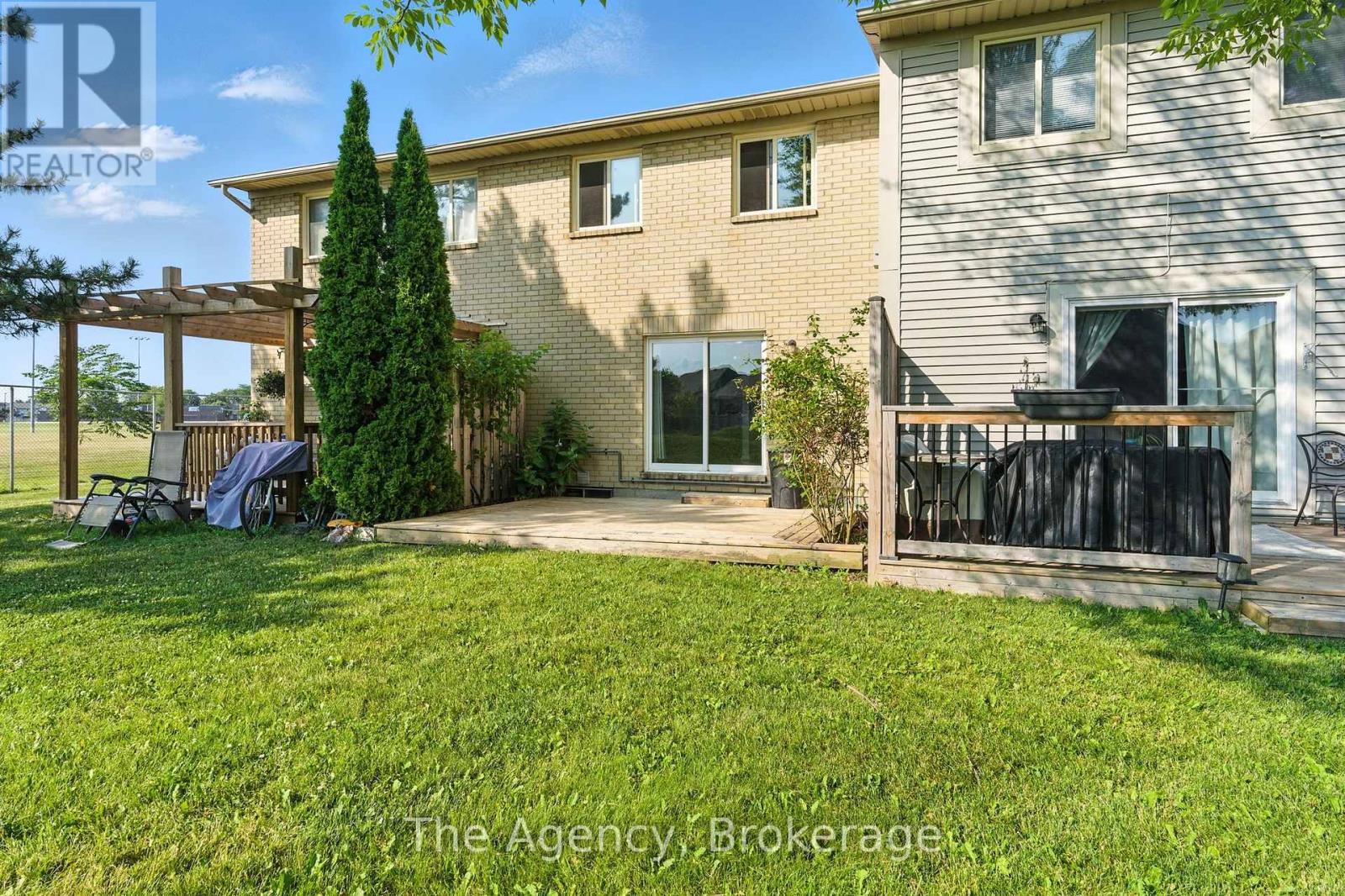 44 - 65 Dorchester Boulevard, St. Catharines (Carlton/bunting), Ontario  L2M 7T7 - Photo 33 - X12366084