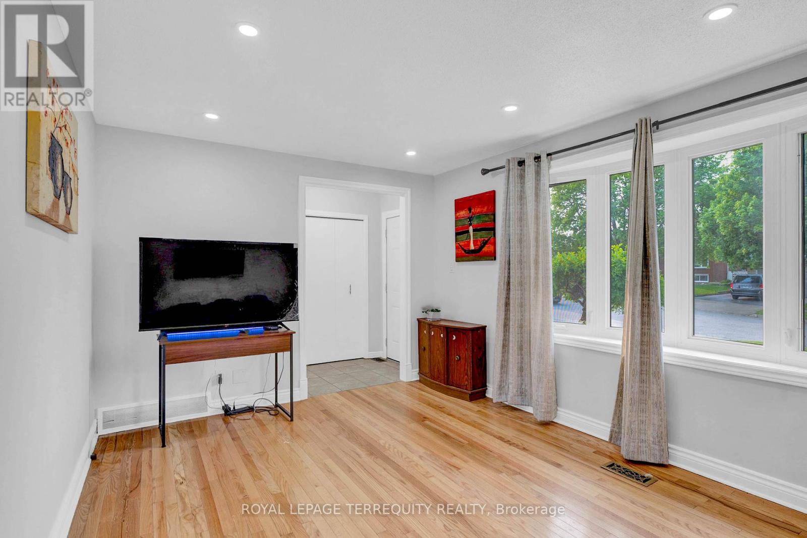 7 Anderson Drive, Cambridge, Ontario  N1R 6E6 - Photo 8 - X12365981
