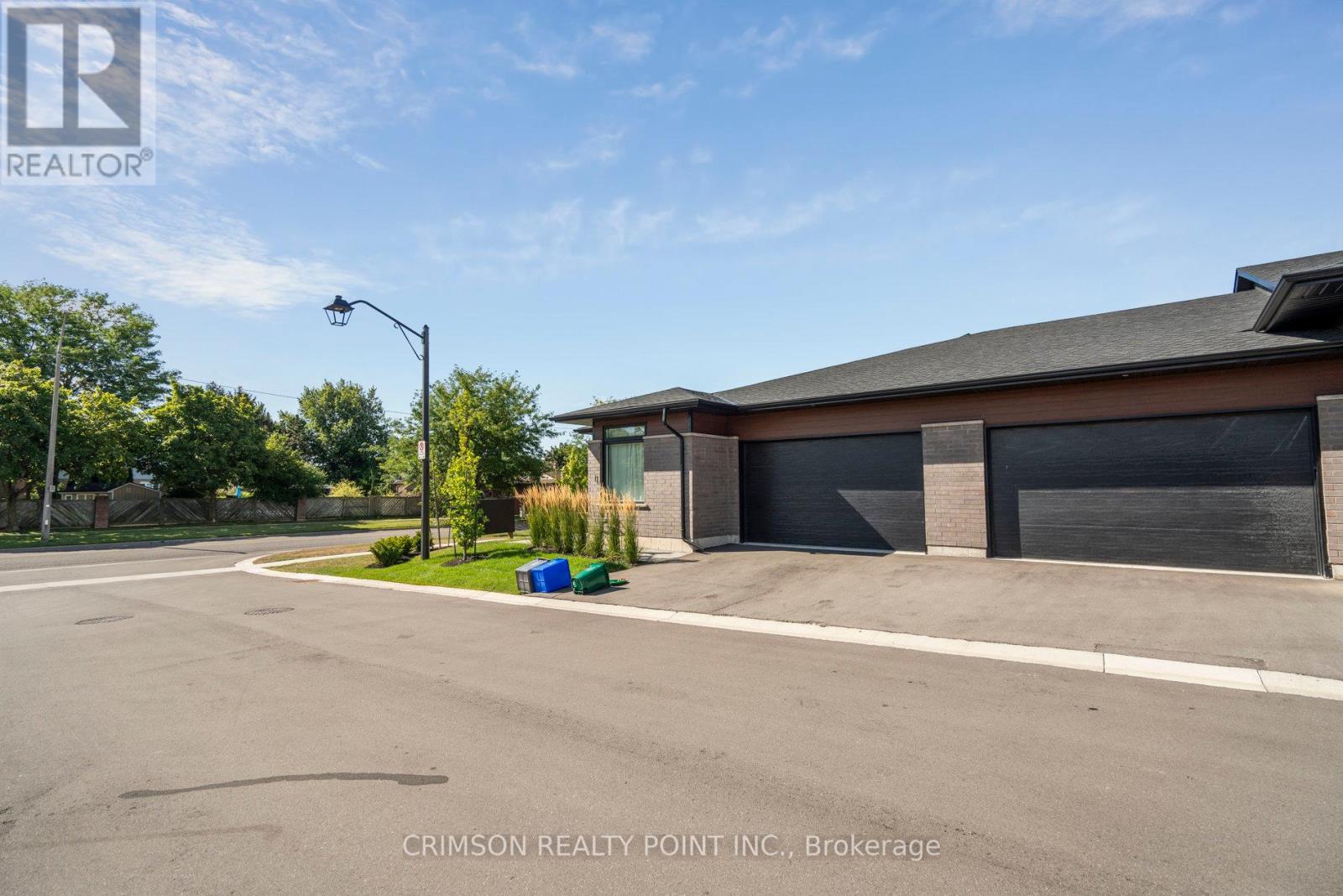 1 - 300 Richmond Street, Thorold, Ontario  L2V 5B9 - Photo 3 - X12366016