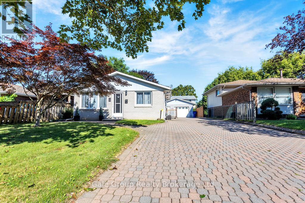 79 St Anthony Street, Chatham-Kent, Ontario  N7M 3Y2 - Photo 2 - X12366110