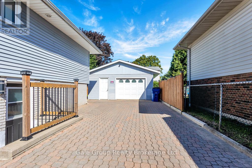 79 St Anthony Street, Chatham-Kent, Ontario  N7M 3Y2 - Photo 3 - X12366110