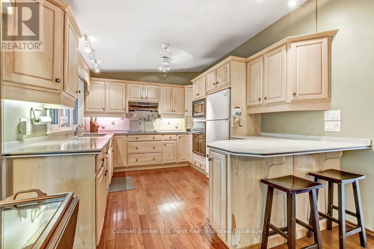 7 & 9 Lisgar Court, Tillsonburg, Ontario  N4G 1N6 - Photo 10 - X12366135