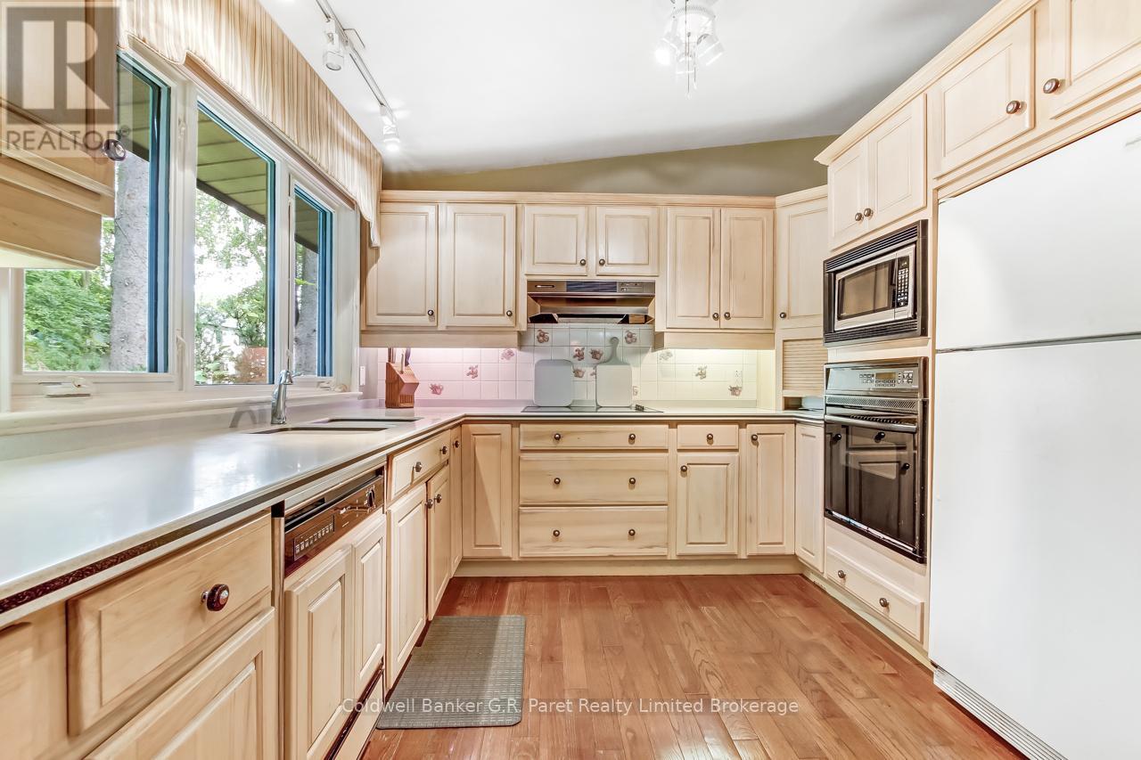 7 & 9 Lisgar Court, Tillsonburg, Ontario  N4G 1N6 - Photo 11 - X12366135