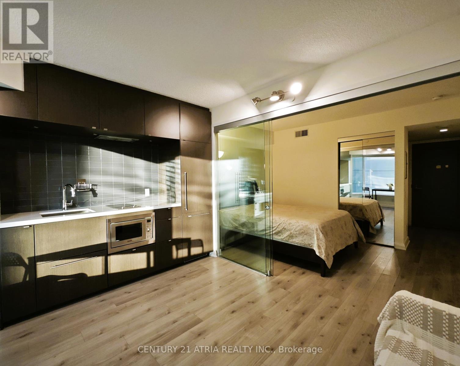 605 - 155 Yorkville Avenue, Toronto, Ontario  M5R 0B4 - Photo 2 - C12366067