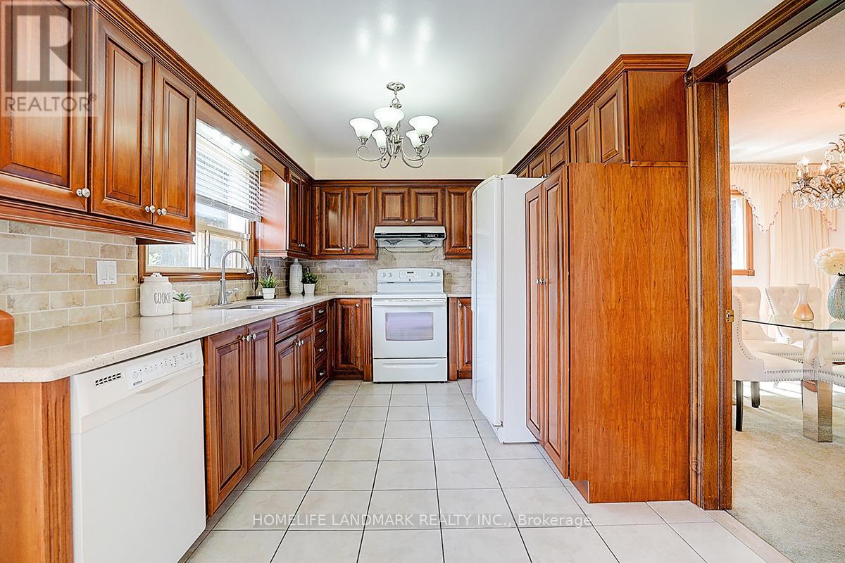 61 Ellenhall Square, Toronto, Ontario  M1W 3B1 - Photo 15 - E12366073