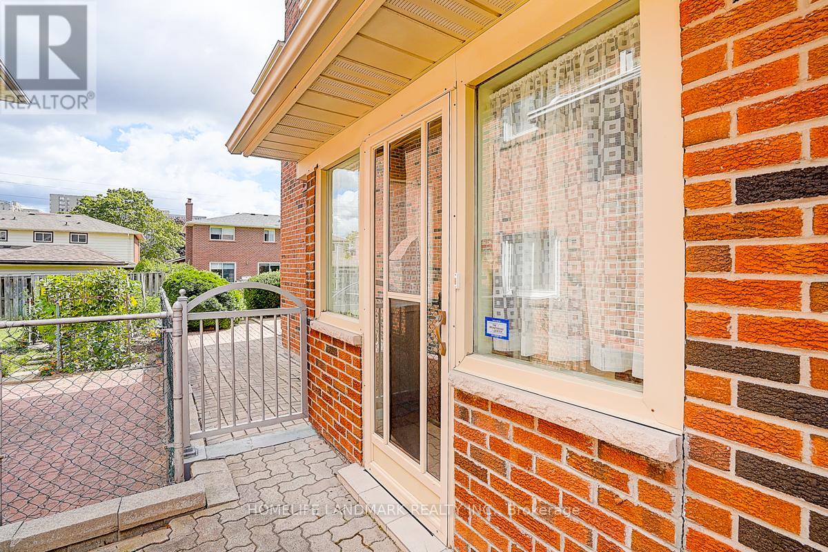 61 Ellenhall Square, Toronto, Ontario  M1W 3B1 - Photo 39 - E12366073