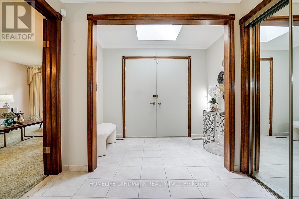 61 Ellenhall Square, Toronto, Ontario  M1W 3B1 - Photo 4 - E12366073