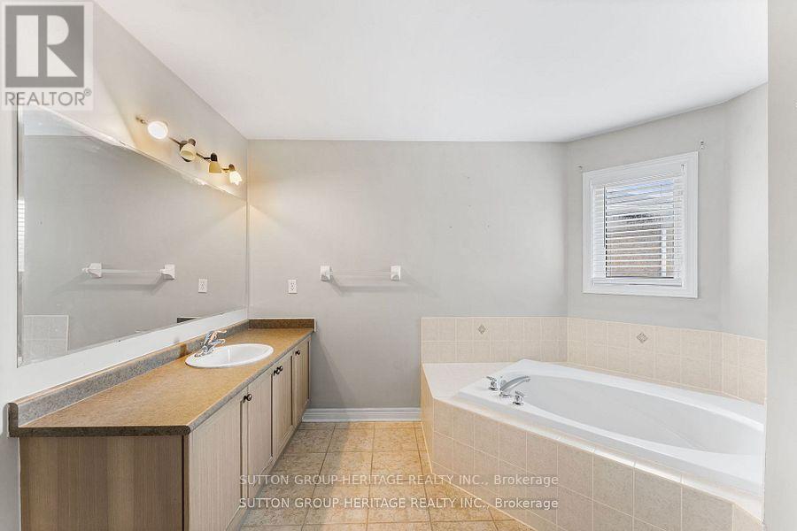 34 Ball Crescent, Whitby, Ontario  L1P 1W6 - Photo 19 - E12366143