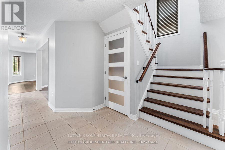 34 Ball Crescent, Whitby, Ontario  L1P 1W6 - Photo 8 - E12366143